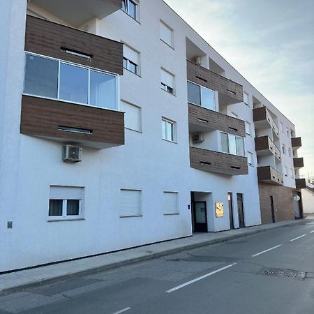 City Rent 1 Osijek Ngoại thất bức ảnh