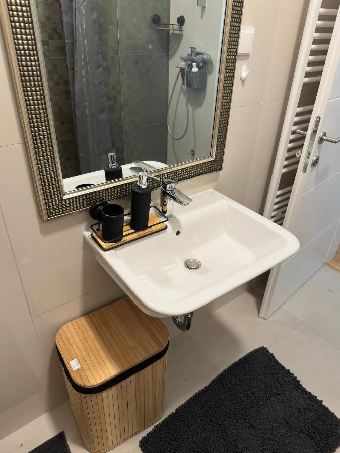 City Rent 1 Osijek Ngoại thất bức ảnh