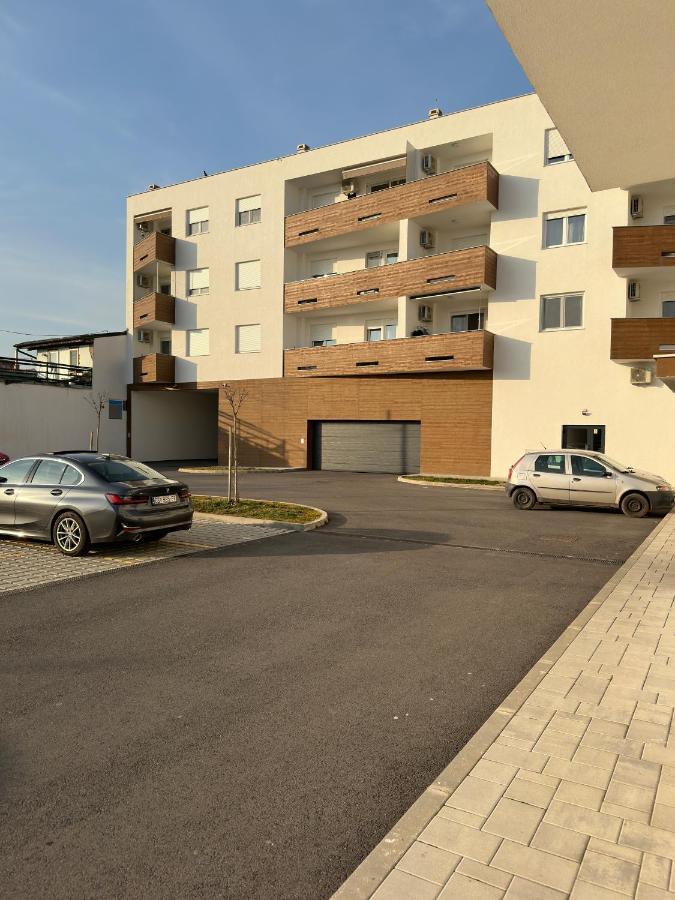City Rent 1 Osijek Ngoại thất bức ảnh