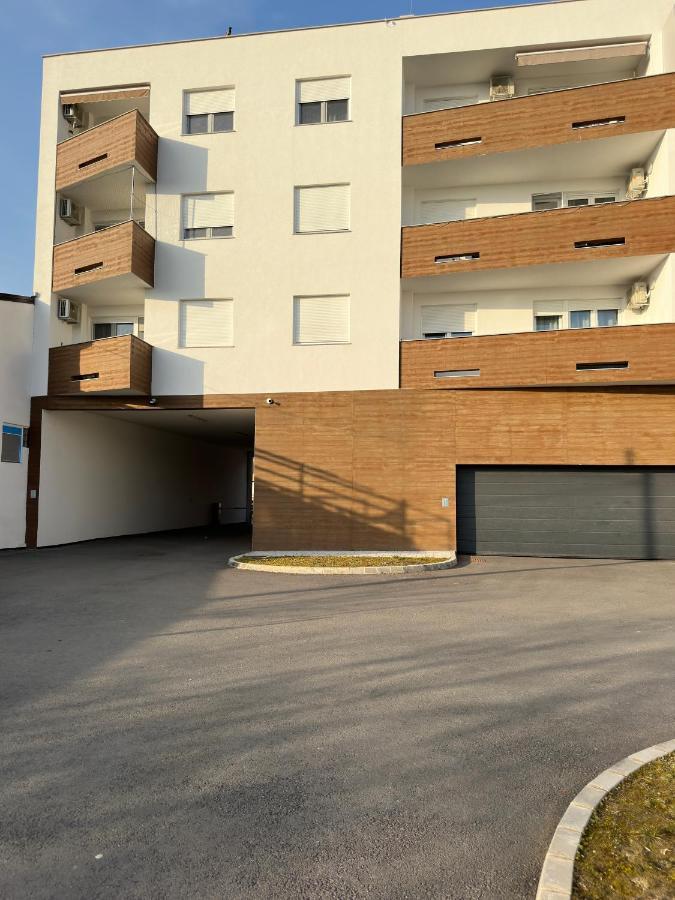City Rent 1 Osijek Ngoại thất bức ảnh